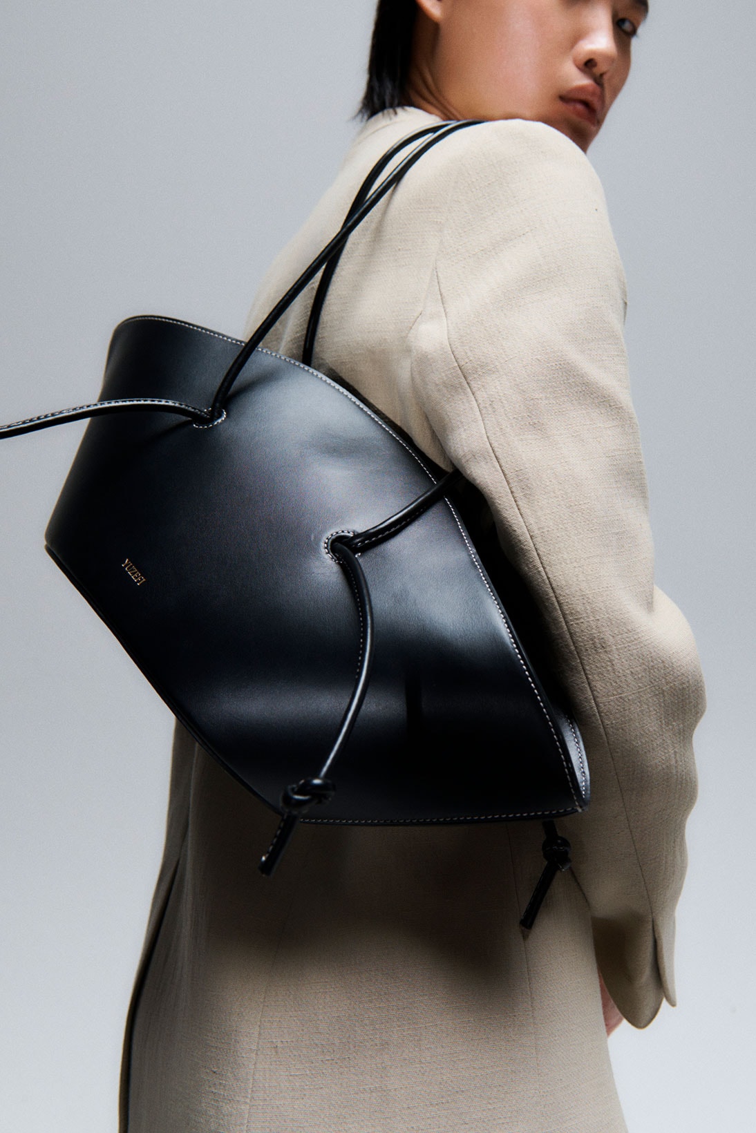 yuzefi spring summer retrofuture handbags collection black