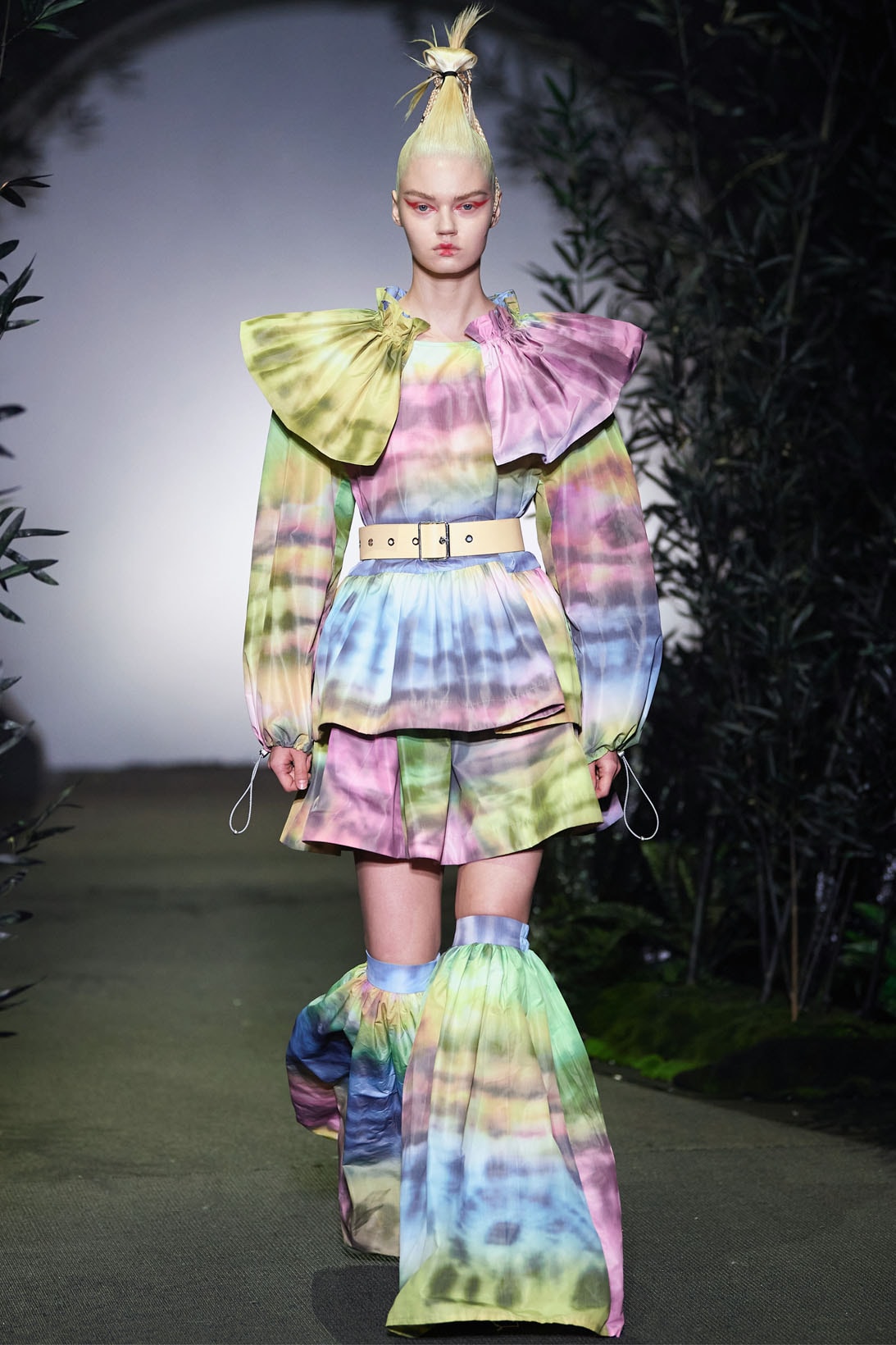 Angel Chen FW21 Fall/Winter 2021 Collection Runway Shanghai Fashion Week SHFW rainbow tie dye pastel dress