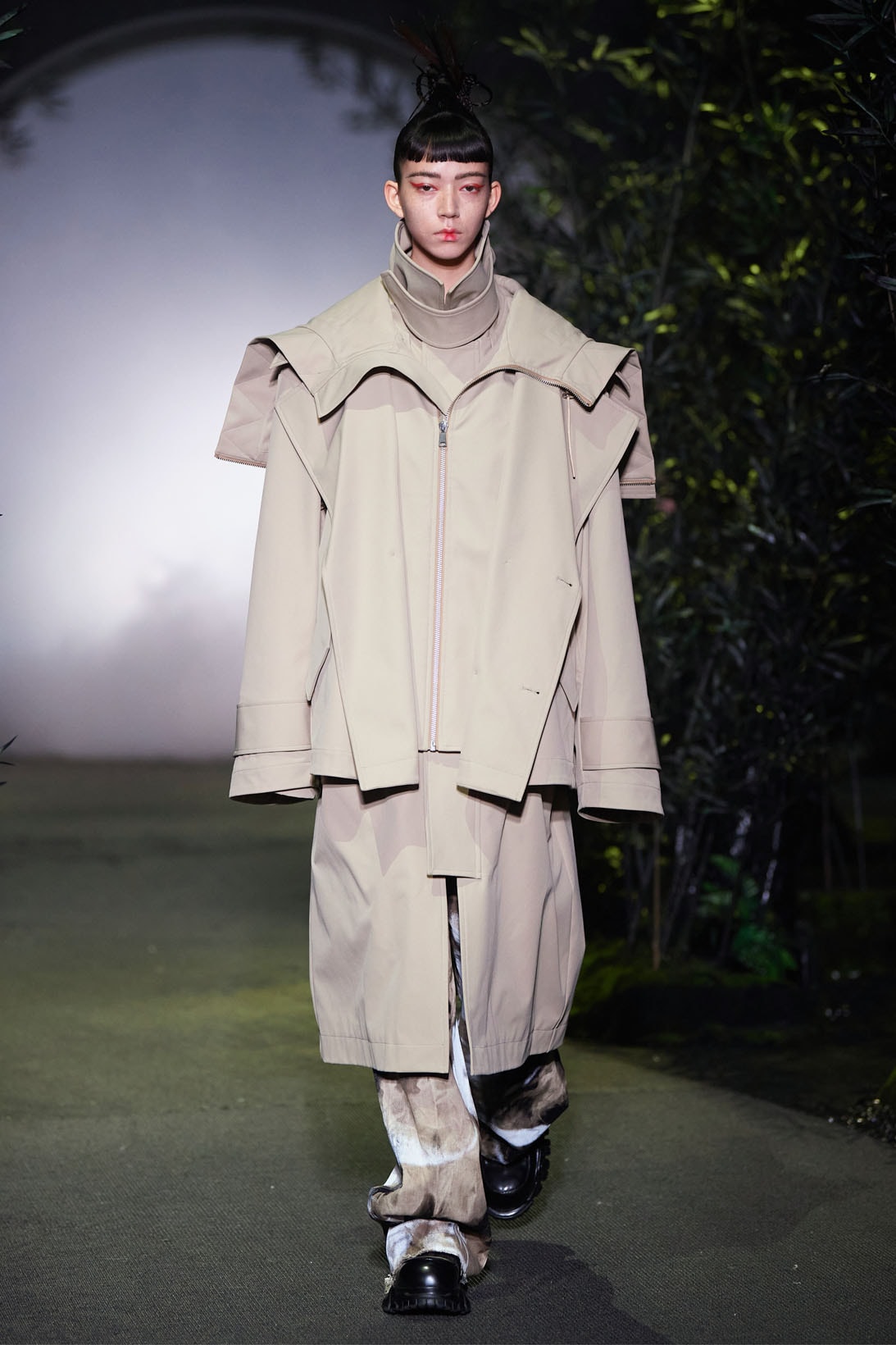 Angel Chen FW21 Fall/Winter 2021 Collection Runway Shanghai Fashion Week SHFW jacket coat tie dye pants