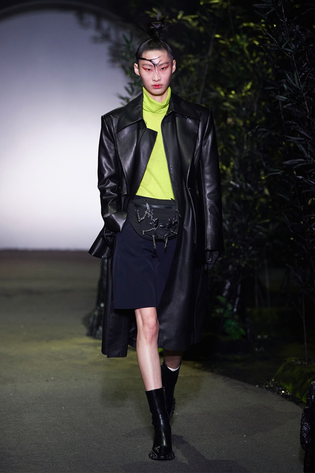 Angel Chen FW21 Fall/Winter 2021 Collection Runway Shanghai Fashion Week SHFW leather coat jacket