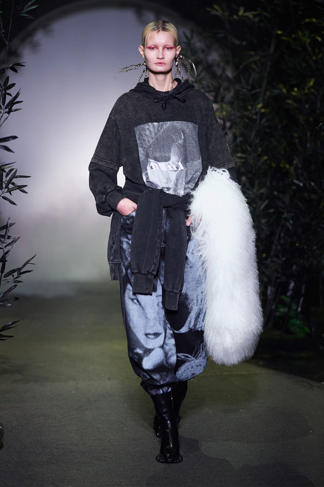 Angel Chen FW21 Fall/Winter 2021 Collection Runway Shanghai Fashion Week SHFW denim face print trousers