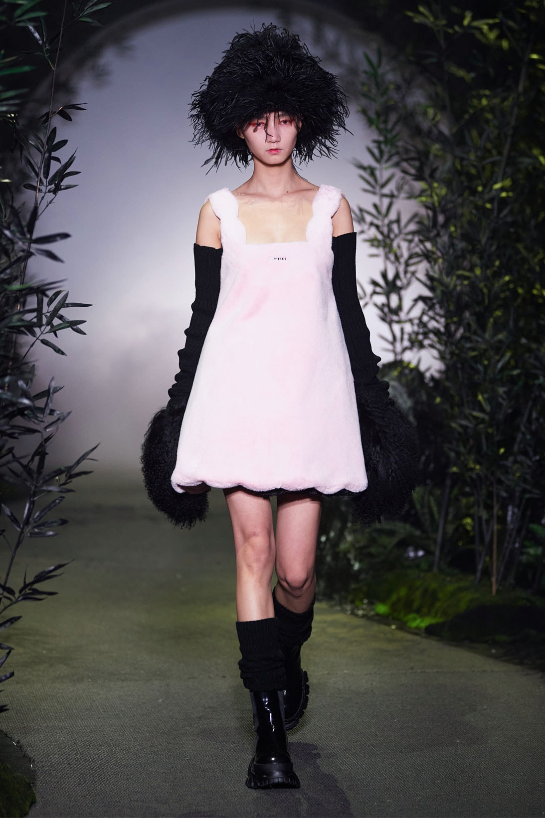 Angel Chen FW21 Fall/Winter 2021 Collection Runway Shanghai Fashion Week SHFW pink mini dress