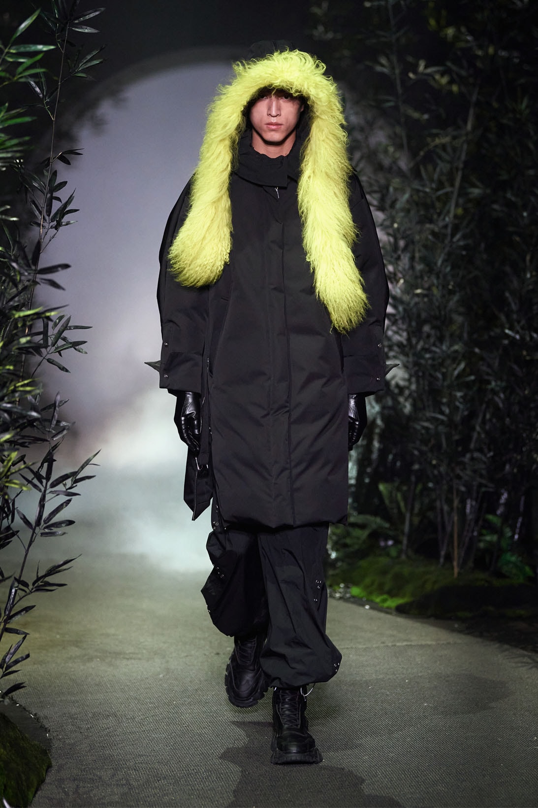 Angel Chen FW21 Fall/Winter 2021 Collection Runway Shanghai Fashion Week SHFW puffer coat jacket
