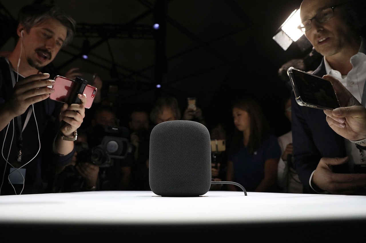 apple new device combining tv box homepod speaker camera bloomberg news info 