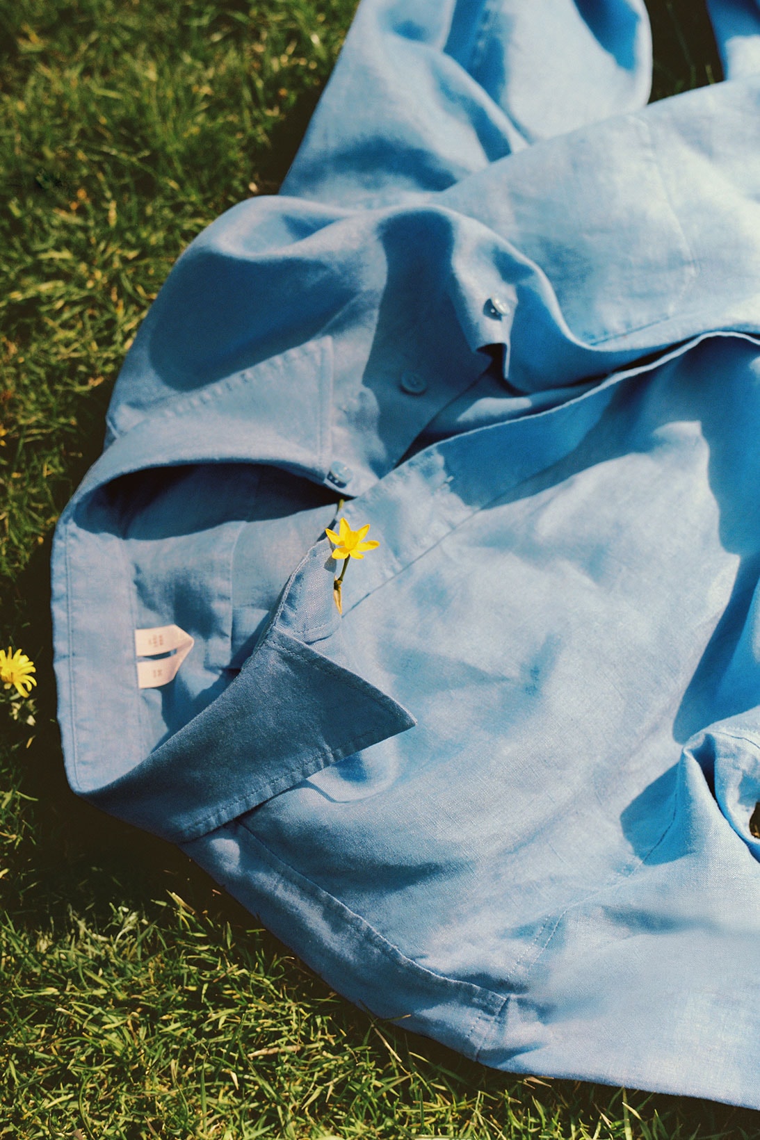 arket spring summer 2021 ss21 linen collection womenswear shirt blue grass