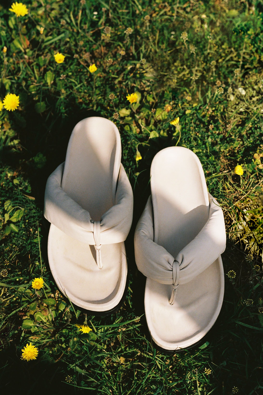 arket spring summer 2021 ss21 linen collection womenswear sandals flip flops