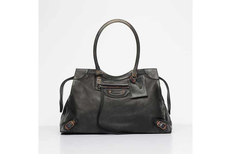Balenciaga Hourglass Size Guide | Handbag outfit, Balenciaga bag, Balenciaga  hourglass bag
