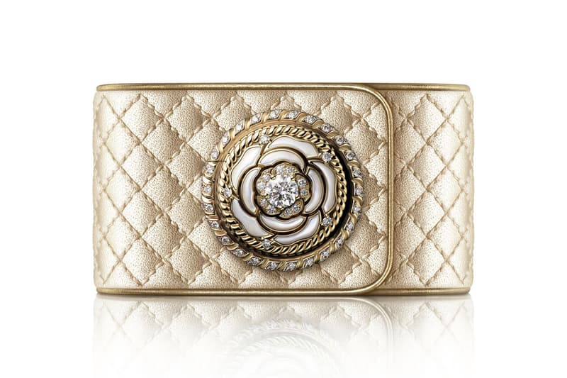 chanel watches and wonders 2021 Mademoiselle Privé BOUTON décor camélia nacre