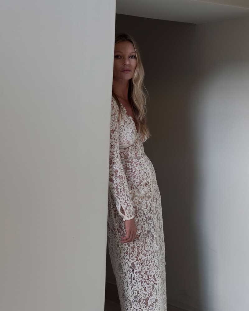 self portrait pre fall 2021 pf21 campaign kate moss lace dress model