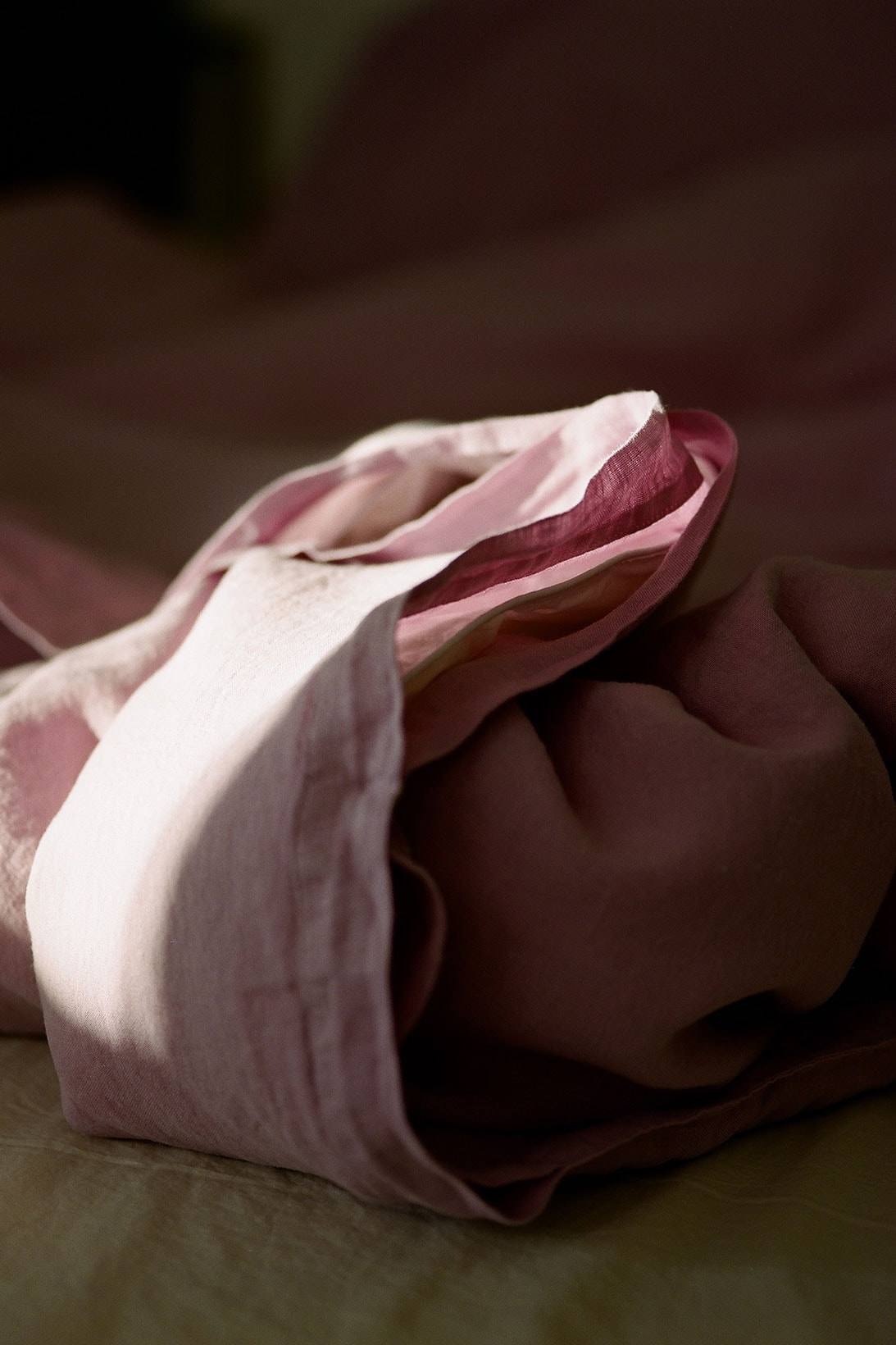 tekla summer linen bedding collection pink dawn purple light