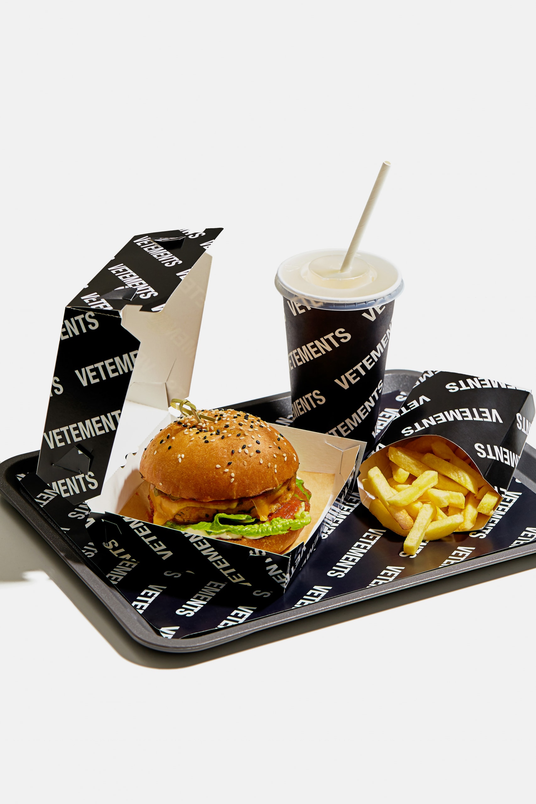Vetements Burger Fries Meal Fast Food KM20 Restaurant
