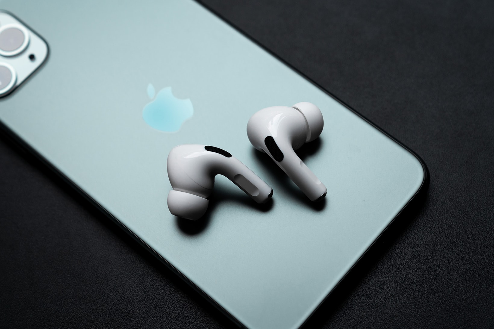 apple airpods pro earphone wireless earbuds tech technology 