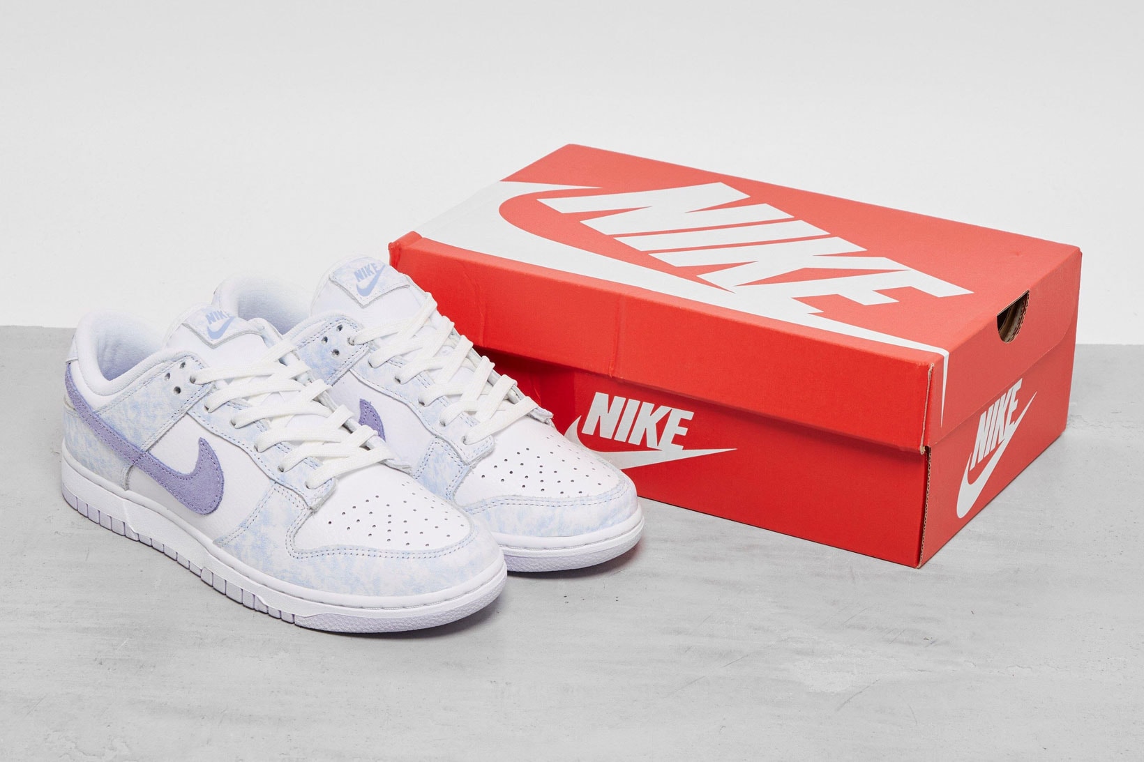 nike dunk low sneakers purple pulse details official look images box packaging