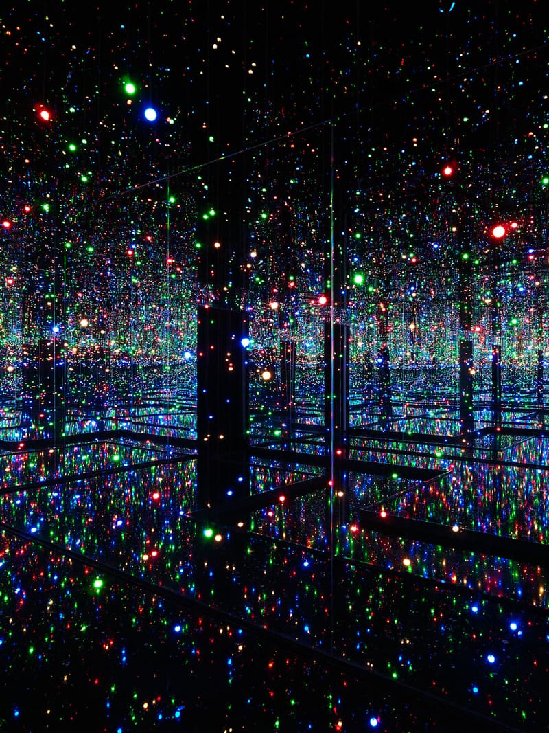 yayoi kusama infinity mirrored rooms tate modern exhibiton inside look space lights