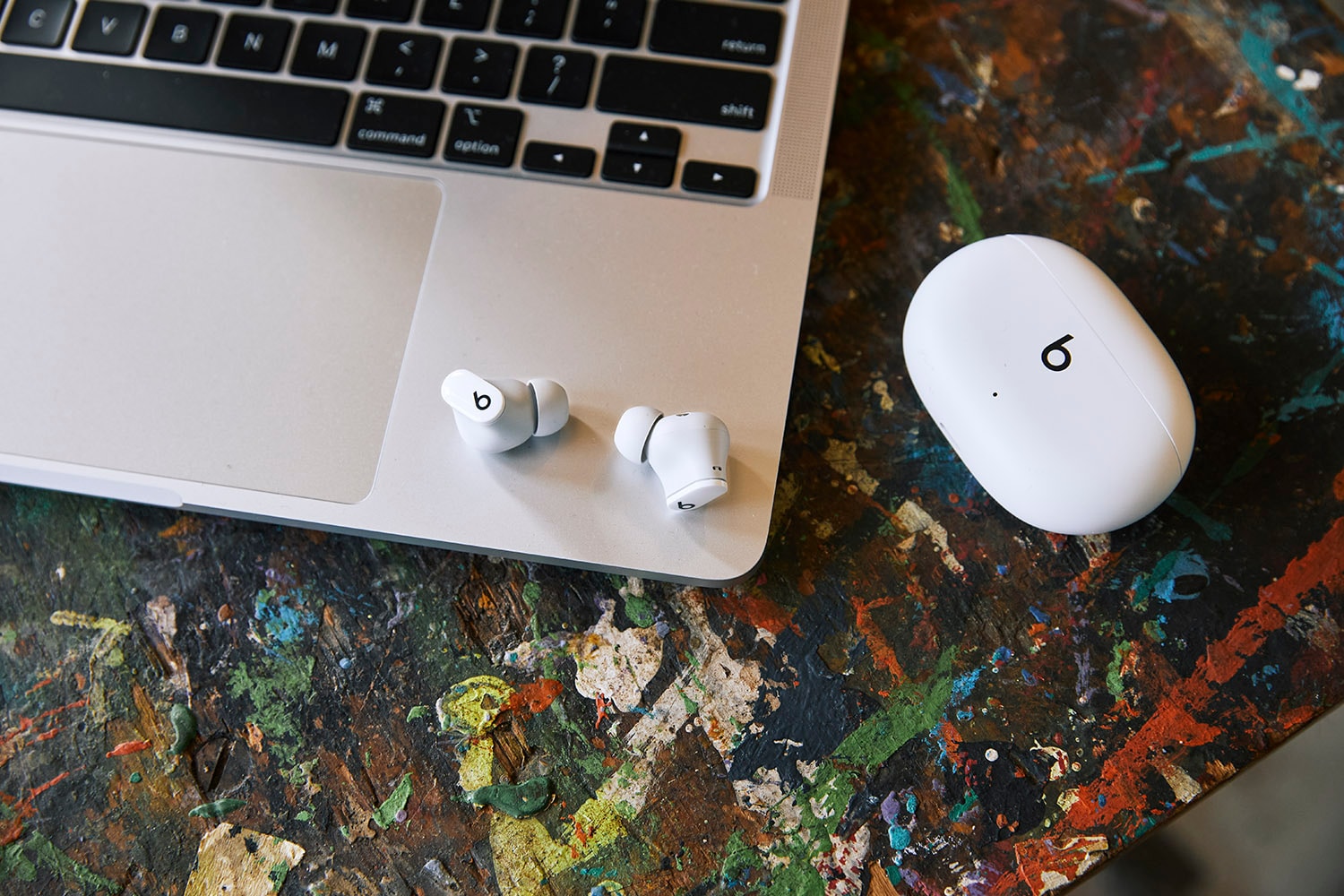 Apple Unveils Trio Of Beats Studio Buds Earphones Black White Red Headphones