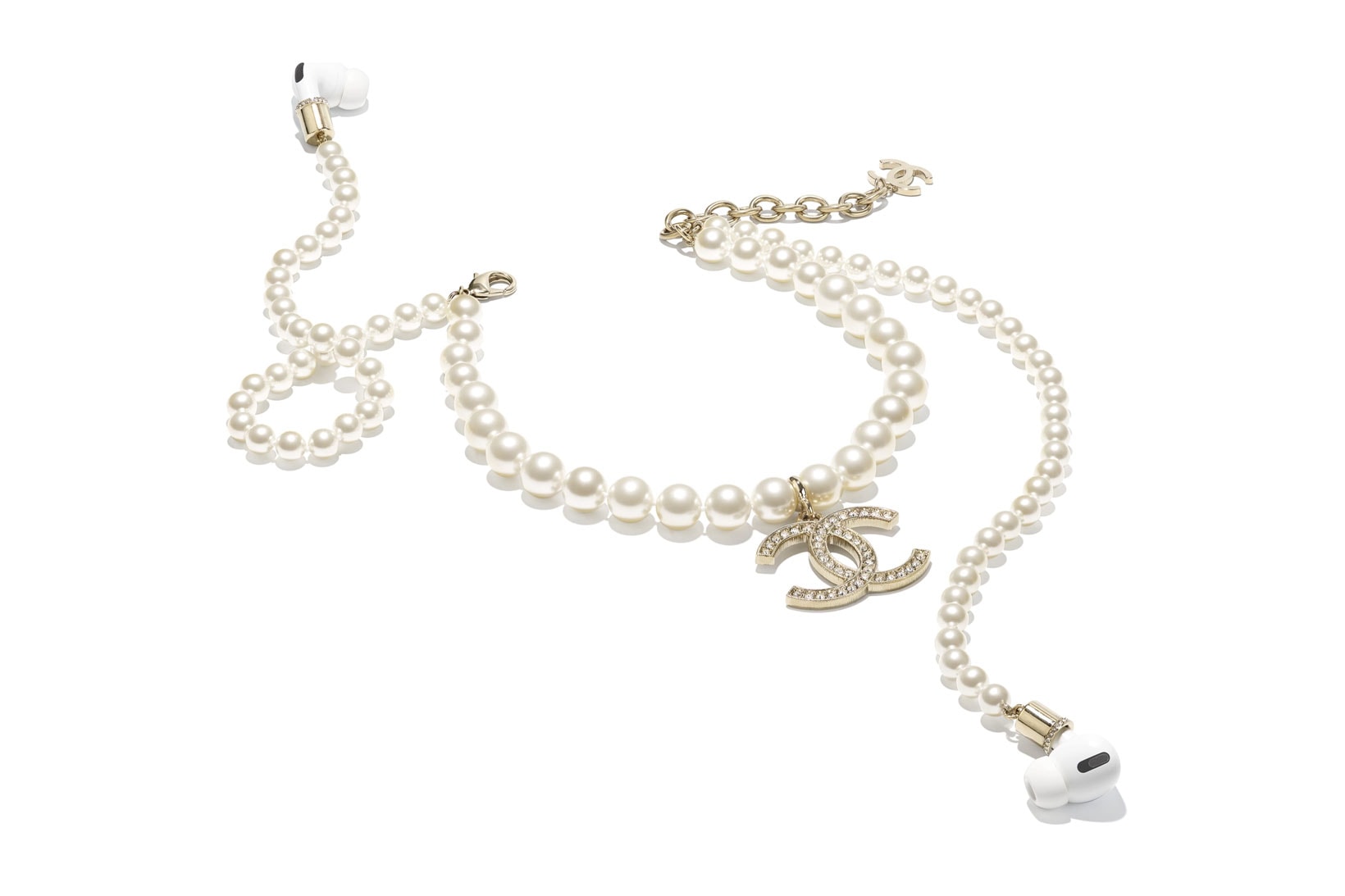 chanel apple airpods pro necklace pearls cc logo