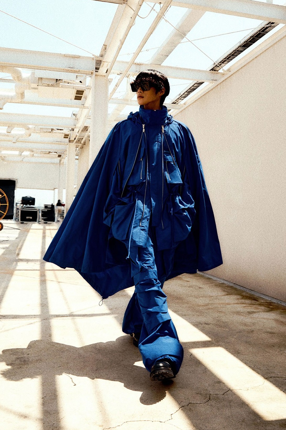 Juun.J Spring/Summer 2022 SS22 Collection Code Kunst AOMG You Get Off Menswear Blue Trousers