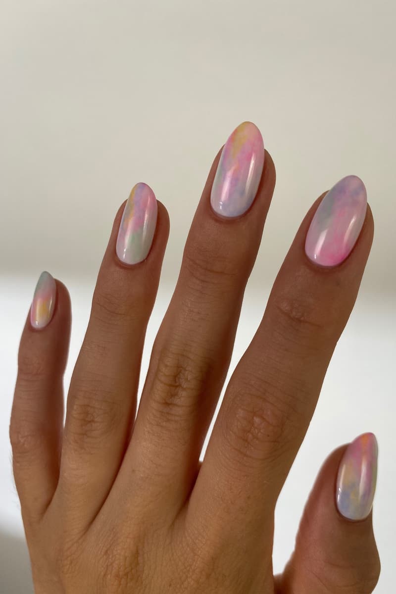 How To Paint Tie-Dye Nails: Nail Art Trend 2021 | Hypebae
