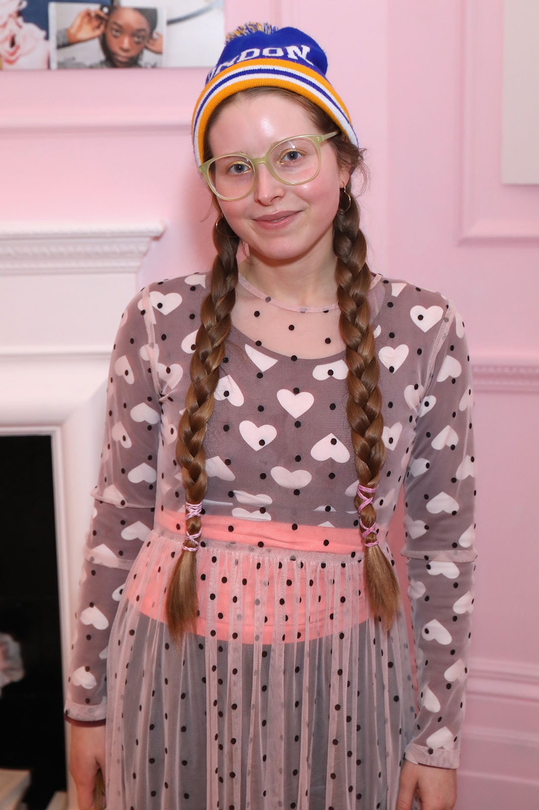 Jessie Cave Harry Potter Actress Glossier UK Launch Party London November 2017 glasses makeup beanie hat pink 