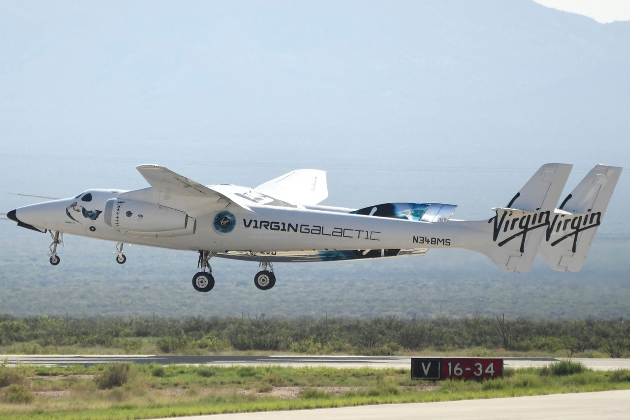 virgin galactic richard branson Fully-crewed spaceflight first ship unity 22 commercial info