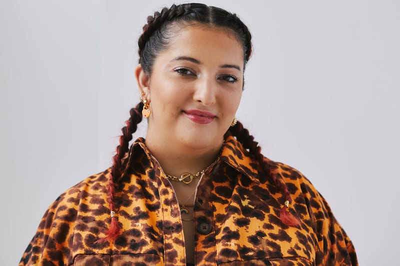 30 Seconds or Less: Makeup Artist Mollie Gloss Perfects Her Pout in a Flash