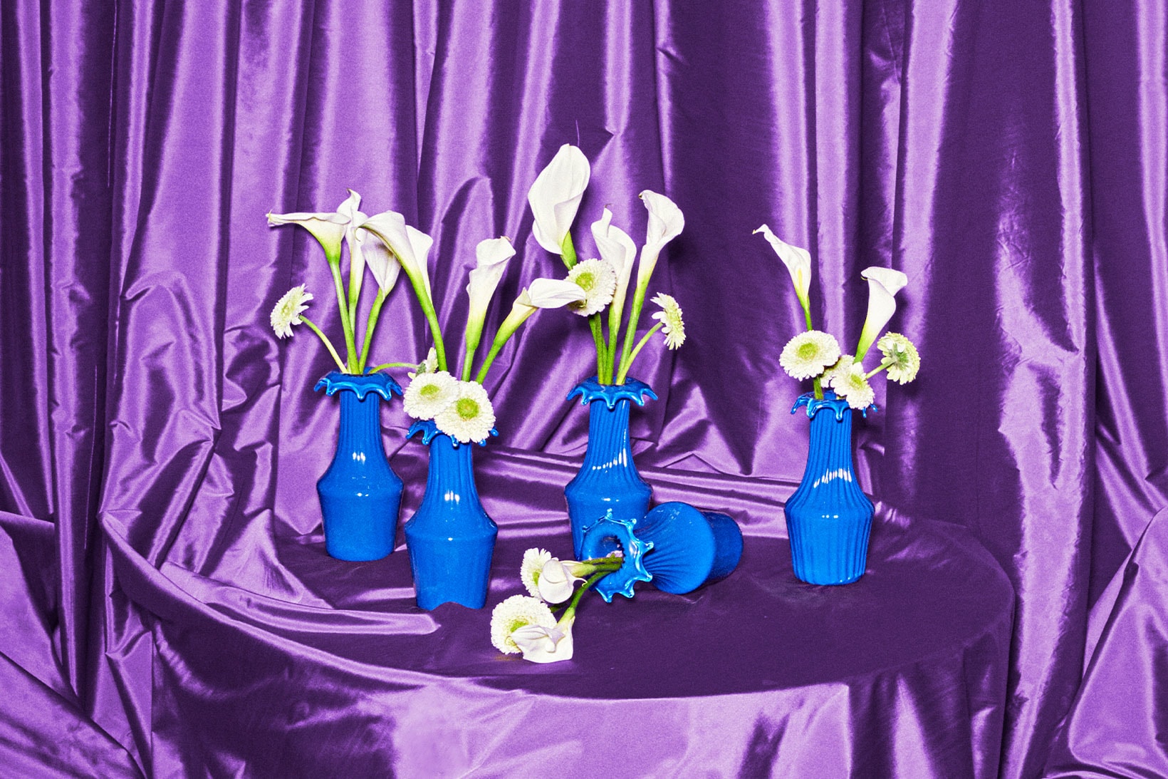KARISMATISK collection blue vases