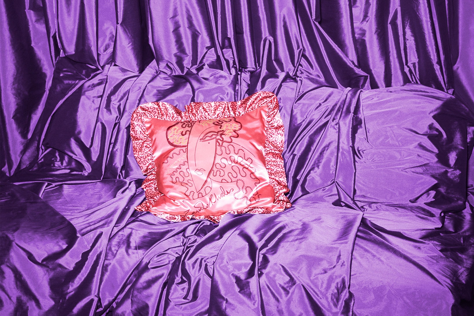 KARISMATISK collection pink pillow