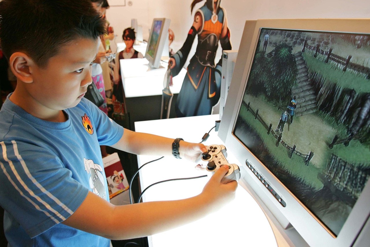China Kids Children Online Gaming One Hour Per Day Weekend Restriction Limit 