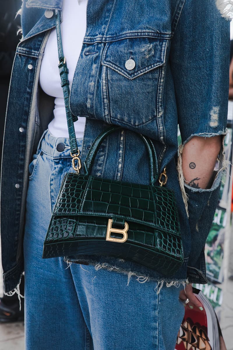 Street Style bottega two-tone veneta purple pouch shoulder bag SS22 Spring Summer 2022 Influencers Denim Balenciaga Bag