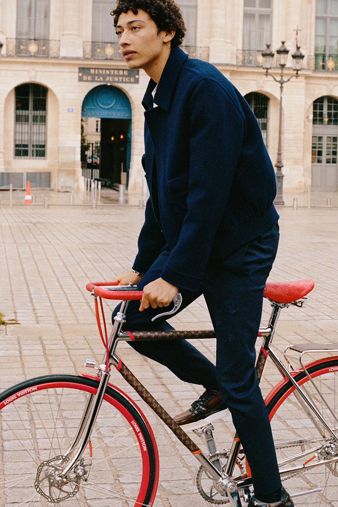 louis vuitton tamboite bike bicycle collaboration red paris