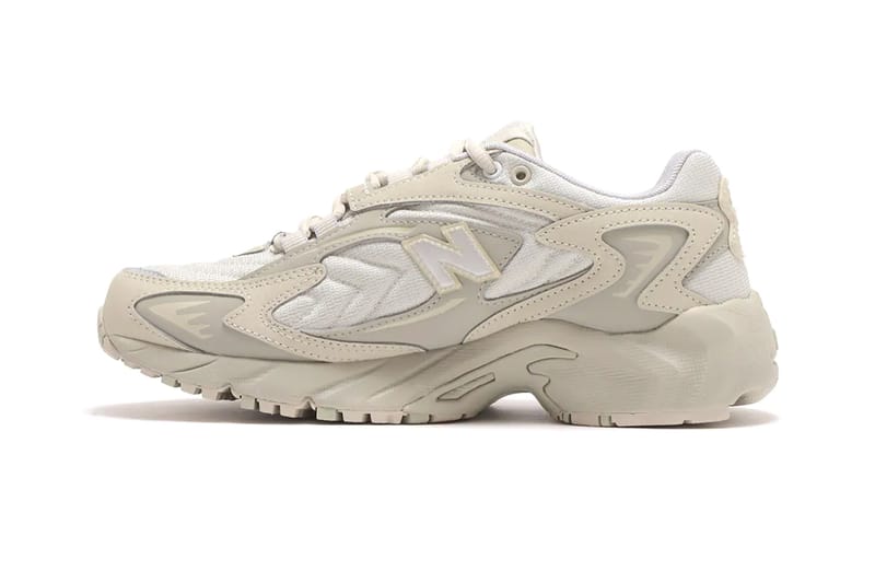 new balance chunky trainers beige