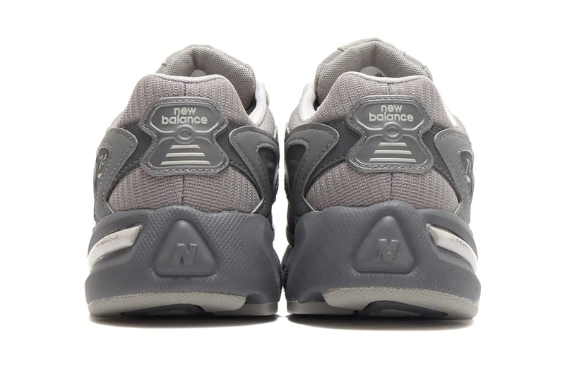 New Balance 725 Dad Sneakers Dark Gray ML725D