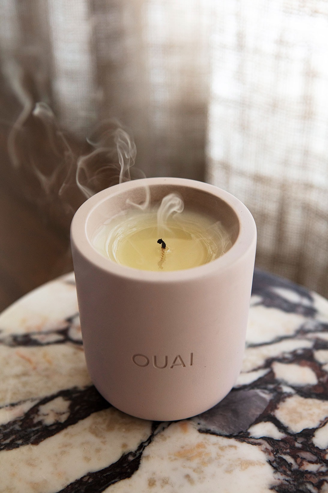 OUAI Scented Candles Home Marble Smoke