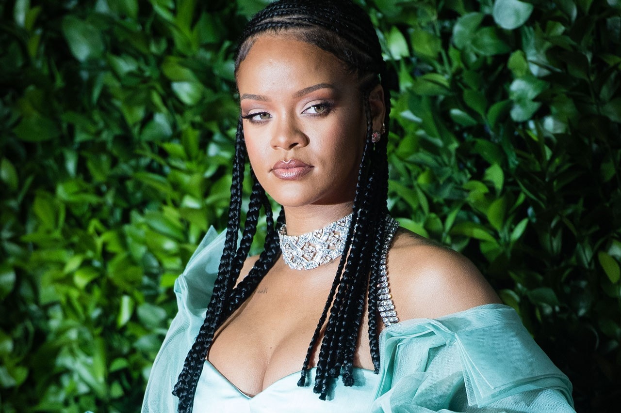 Rihanna officially billionaire forbes fenty beauty brands news 
