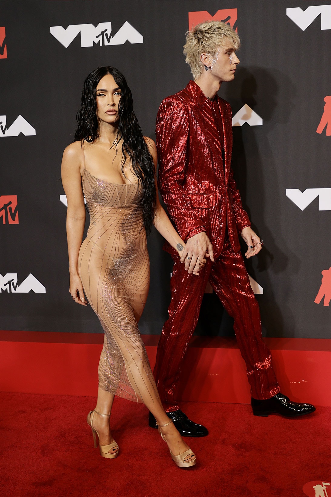 2021 MTV VMAs Red Carpet Celebrity Look Megan Fox Machine Gun Kelly