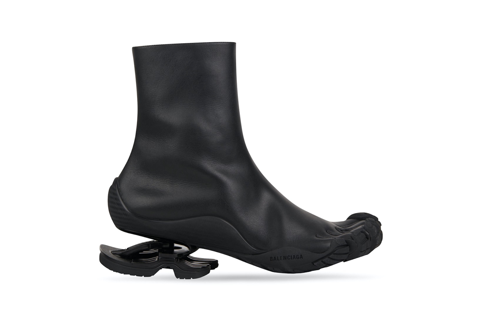 Balenciaga Vibram FiveFingers Toe Bootie Black Footwear Shoes Pre Fall Winter Collection Demna Gvasalia Lateral