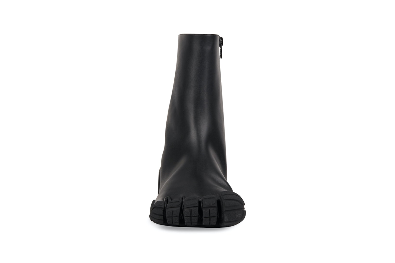 Balenciaga Vibram FiveFingers Toe Bootie Black Footwear Shoes Pre Fall Winter Collection Demna Gvasalia Front