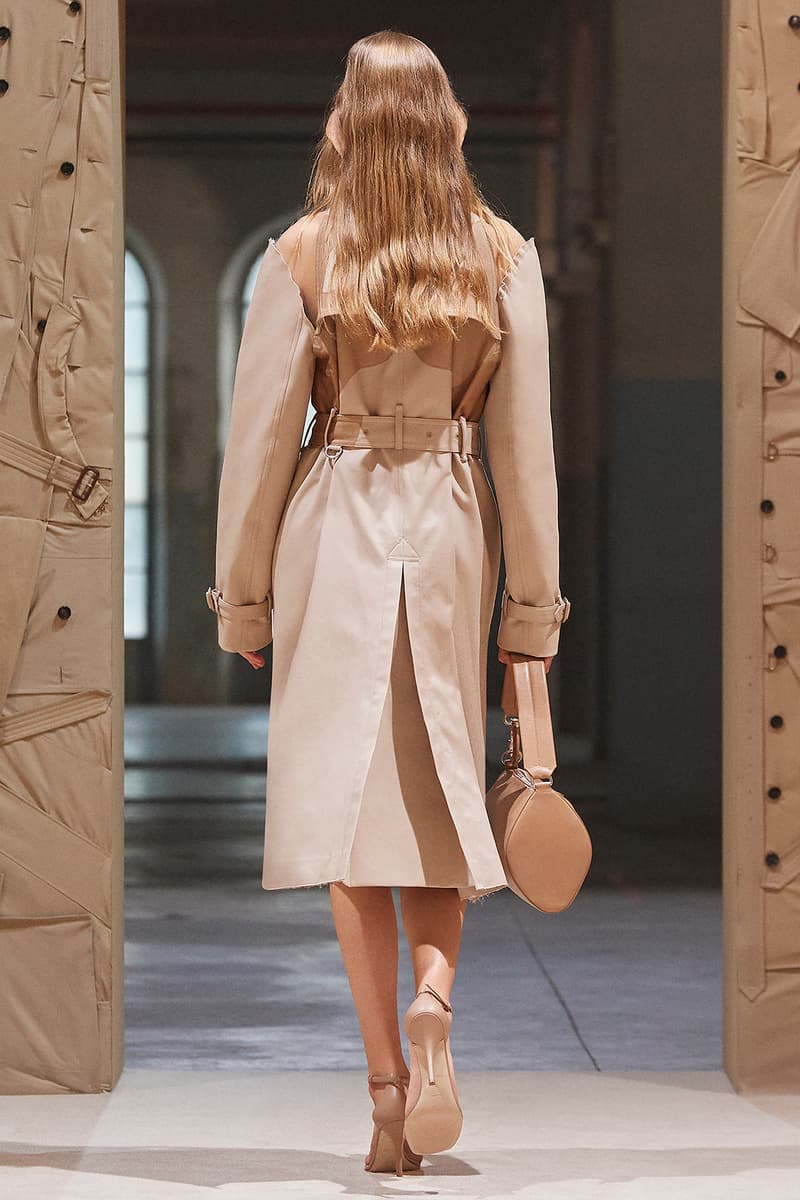 Burberry SS22 Womenswear Collection Runway Show Riccardo Tisci