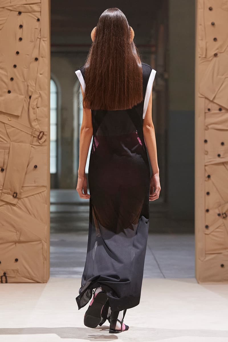 Burberry SS22 Womenswear Collection Runway Show Riccardo Tisci