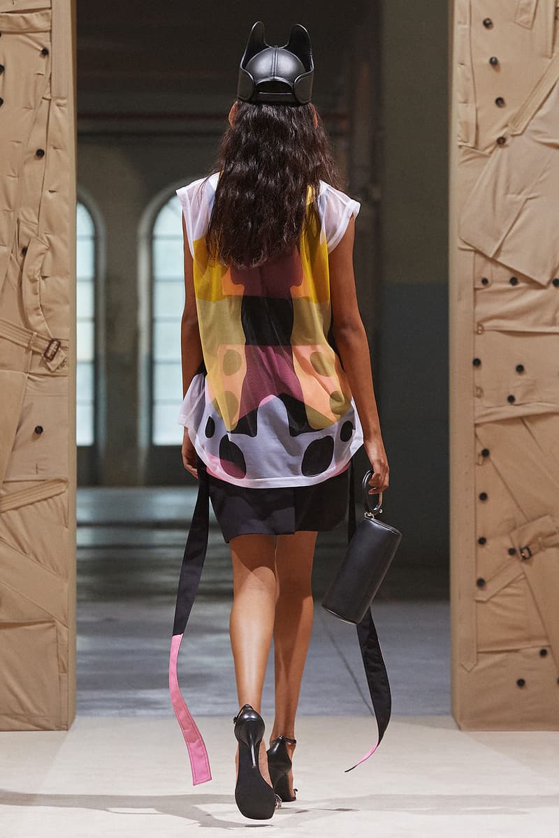 Burberry SS22 Womenswear Collection Runway Show Riccardo Tisci