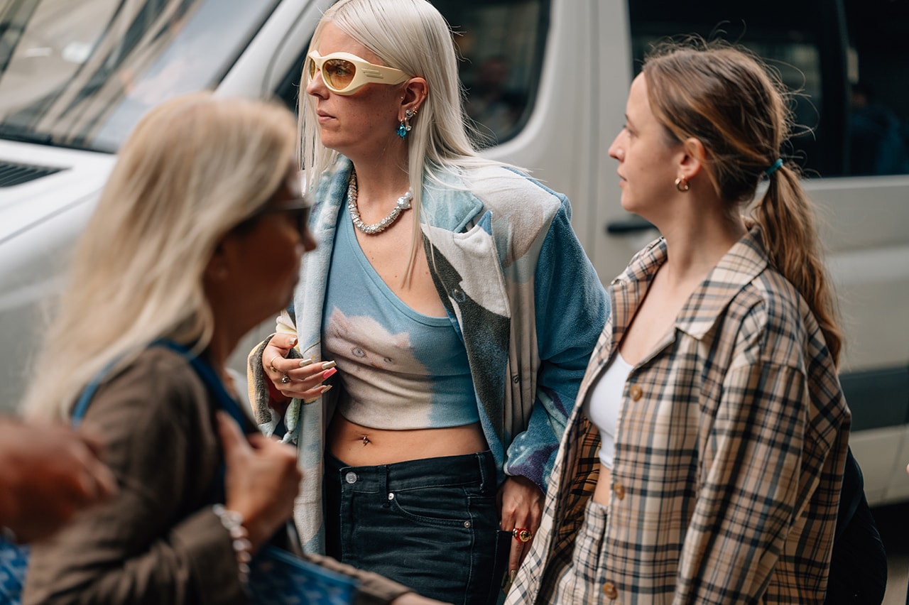 London Fashion Week SS22 Spring Summer 2022 Street Style Looks Outfits Influencers Bottega Veneta Beige Sunglasses