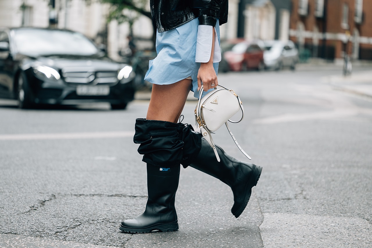 London Fashion Week SS22 Spring Summer 2022 Street Style Looks Outfits Influencer Prada Boots Bag