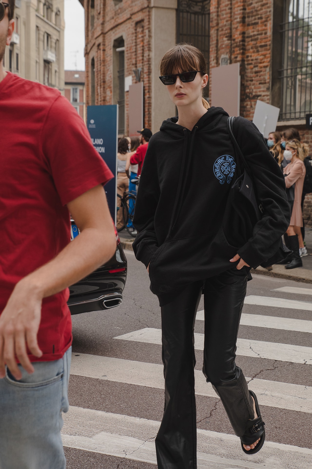Milan Fashion Week Street Style Spring Summer 2022 SS22 Influencer Outfit Model Off Duty