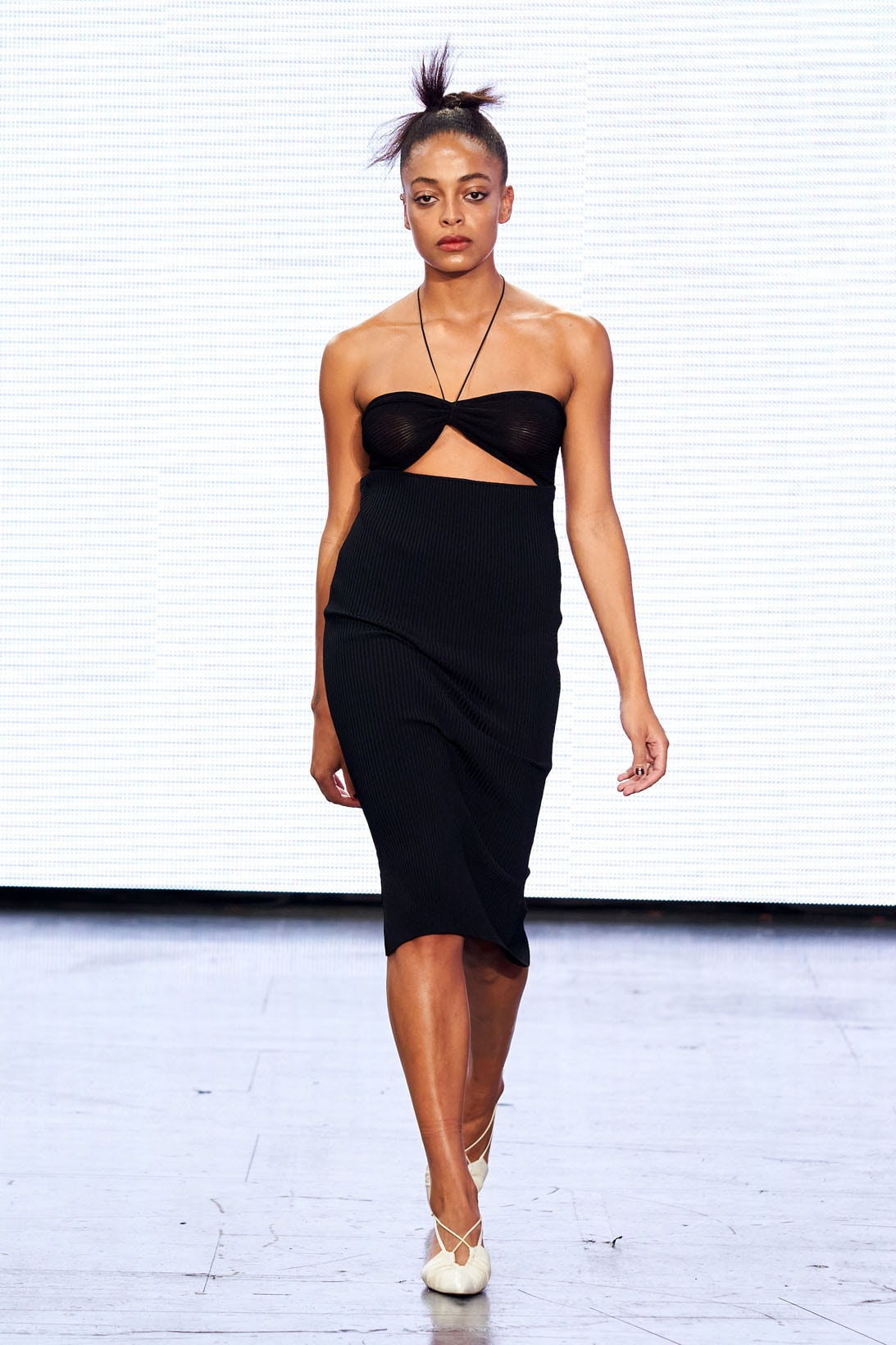 Nensi Dojaka London Fashion Week LFW Spring/Summer 2022 SS22 Runway Dress Black