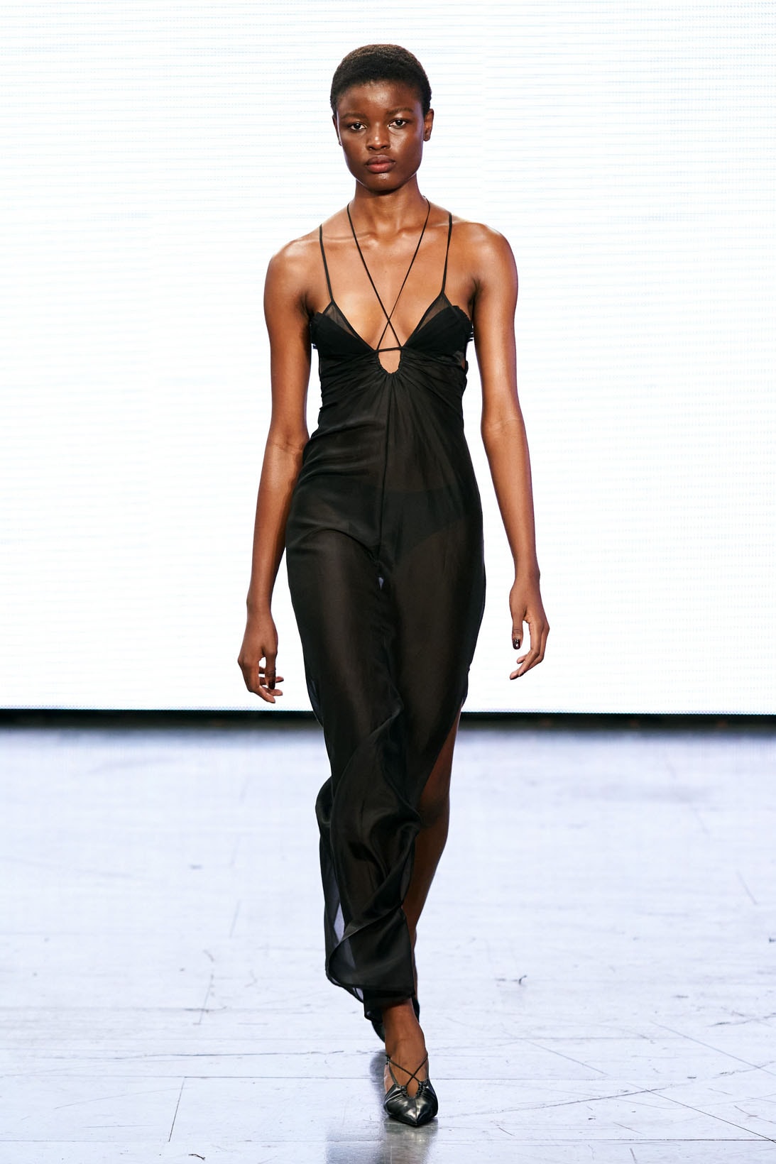 Nensi Dojaka London Fashion Week LFW Spring/Summer 2022 SS22 Runway Maxi Dress