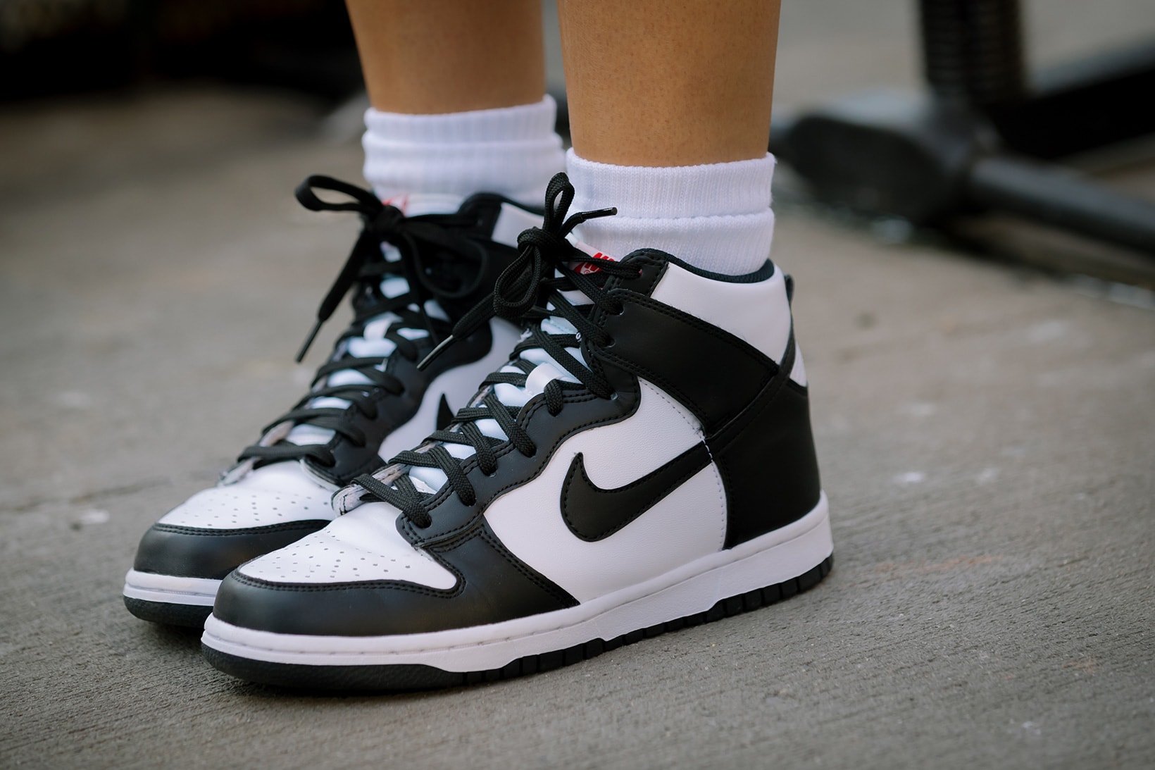 Nike Sneakers White Black Dunk High New York Fashion Week SS22 Best Street Style Trends Spring Summer 2022 Influencer