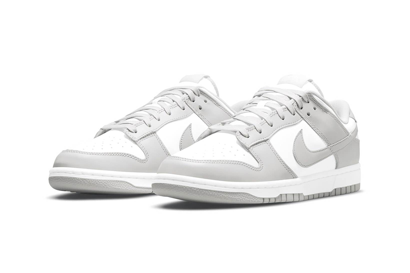 Nike Dunk Low Grey Fog White Sneakers Footwear Kicks Shoes Sneakerhead Lateral