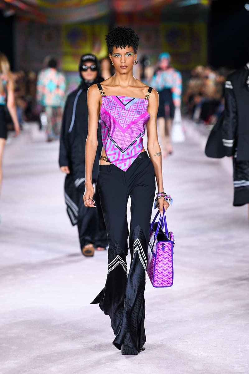 Versace SS22 Spring Summer 2022 Milan Fashion Week Runway Gigi Hadid Dua Lipa