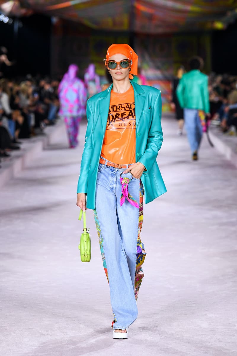 Versace SS22 Spring Summer 2022 Milan Fashion Week Runway Gigi Hadid Dua Lipa