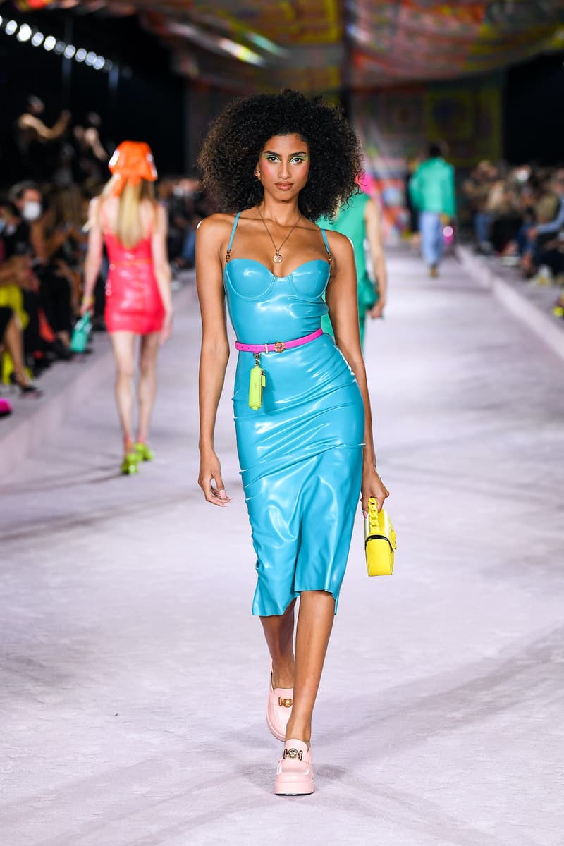 Versace SS22 Spring Summer 2022 Milan Fashion Week Runway Gigi Hadid Dua Lipa